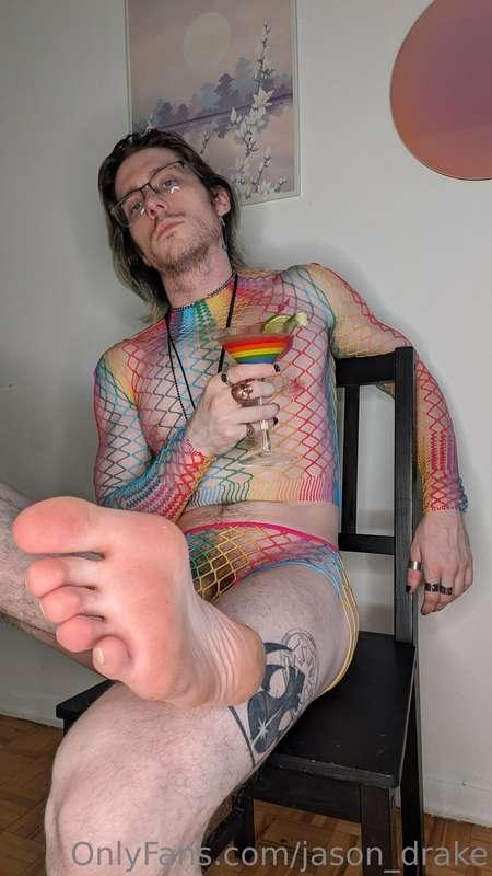 Do I have any feet lovers on here? Tip to let me know if I s..