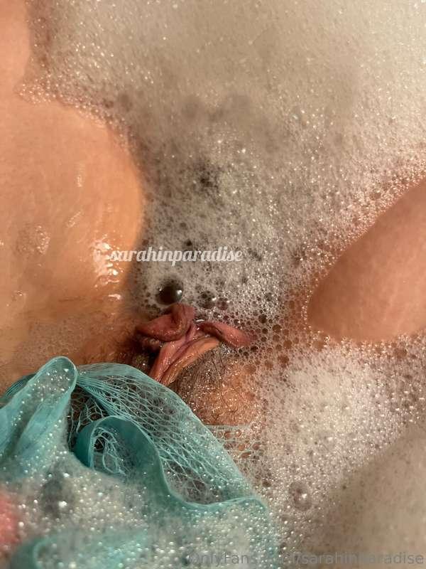 Natural bush in the bath 🛁  But a bath with you would be eve..