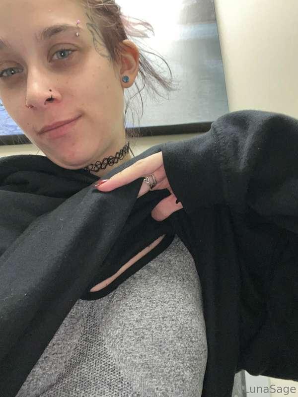 Don’t you wanna see the before boobs!?