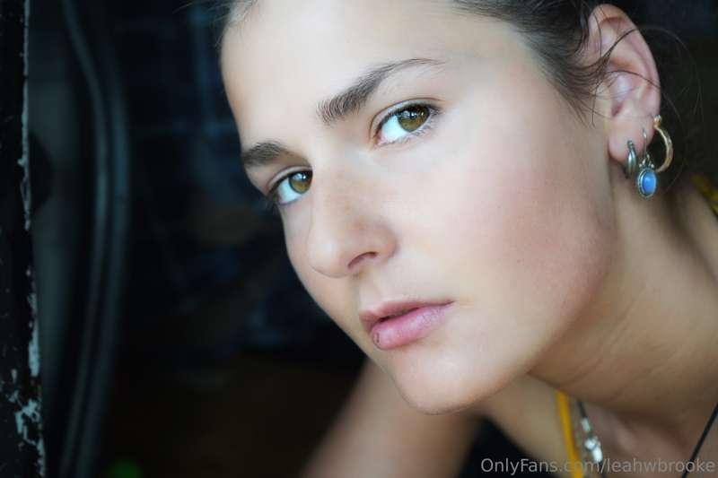 leahwbrooke image #1