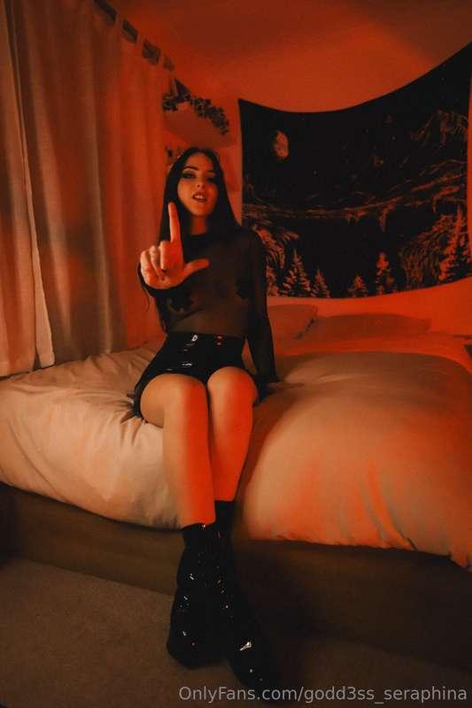 godd3ss_seraphina image #2