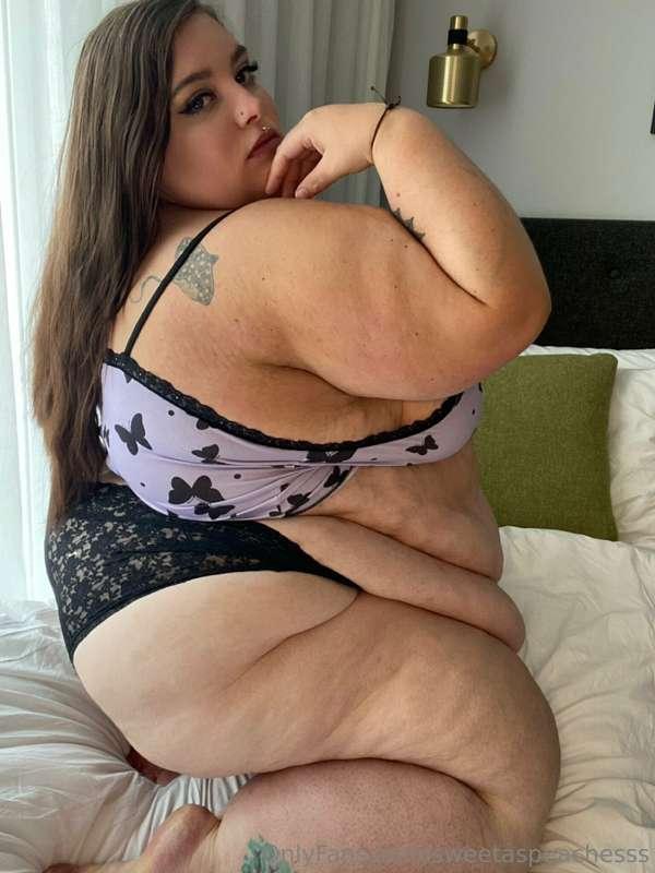 These really show just how LARGE my belly really is, how it ..