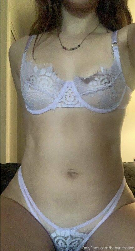 Like / comment if you think this lingerie set would look bet..