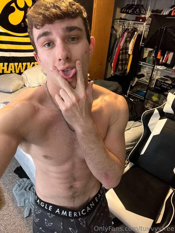 LIVE RN DONT MISS IT