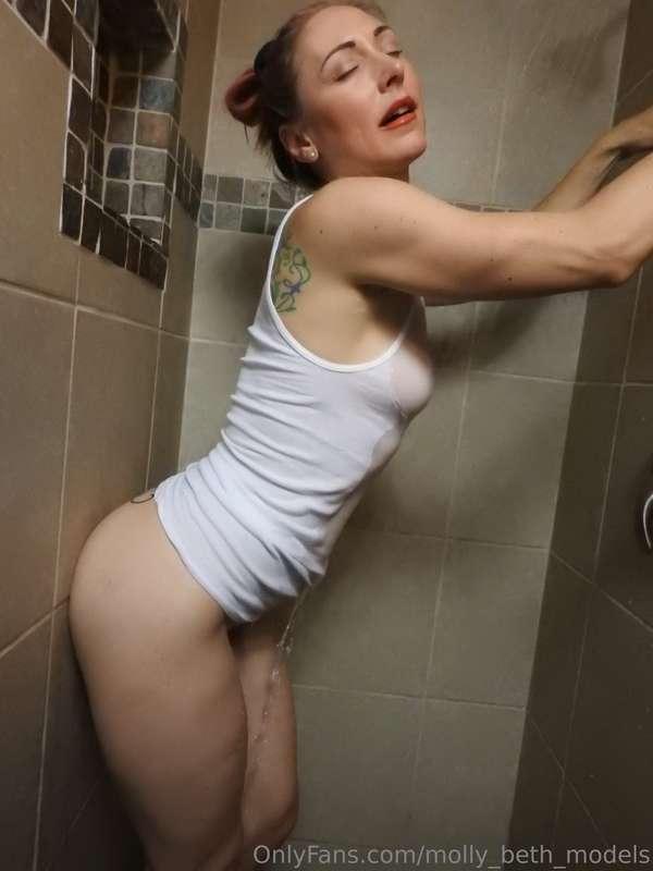 Shower Shots (Barely Concealed!) Part 1  A very wet wifebeat..