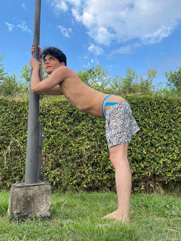 Playing with the pole 🔥