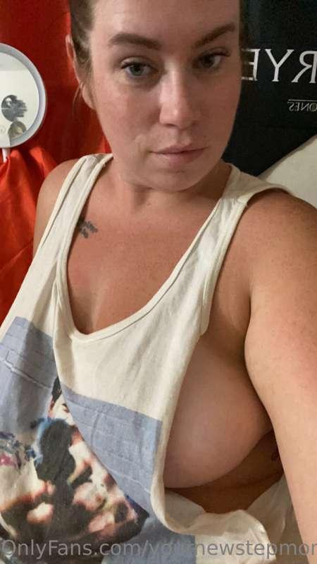 Peek a boob 💋