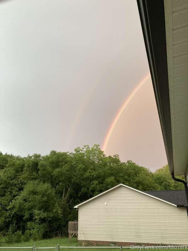 A double rainbow over my house!!🌈🌈
TIP me so I can have a li..