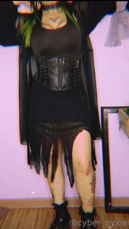 I thrifted and customized this skirt and I love the way it t..
