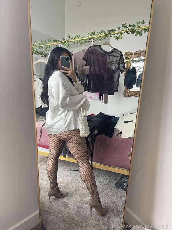 I’m excited for this shoot and I can’t post the outfit anywh..