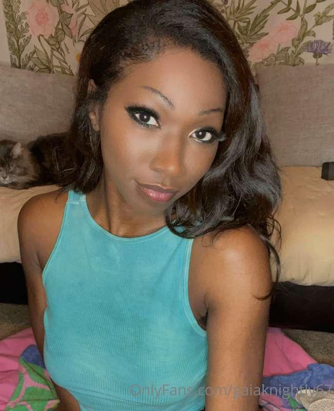 Hi loves!!! My birthdays coming up 1/15 & I’ve brought gifts..