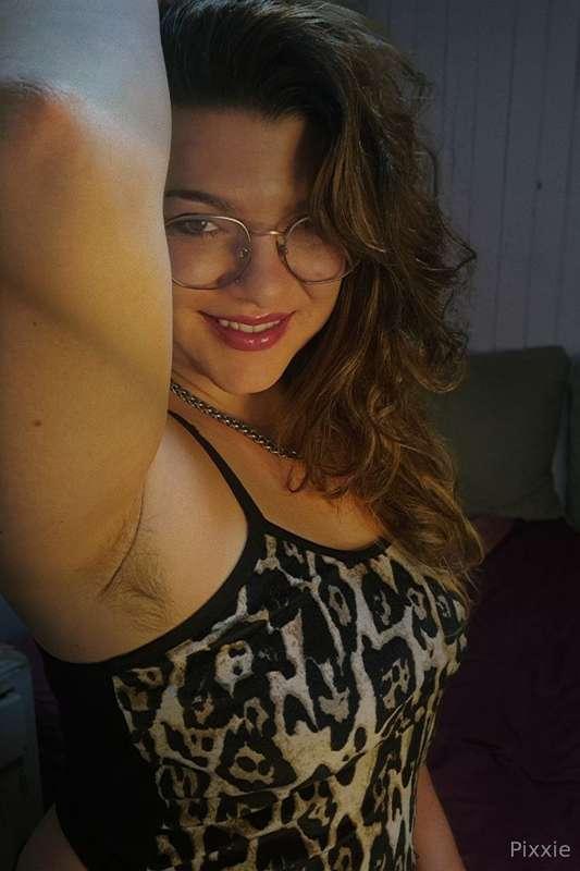 Your hairy girlfriend awaits your dm... 