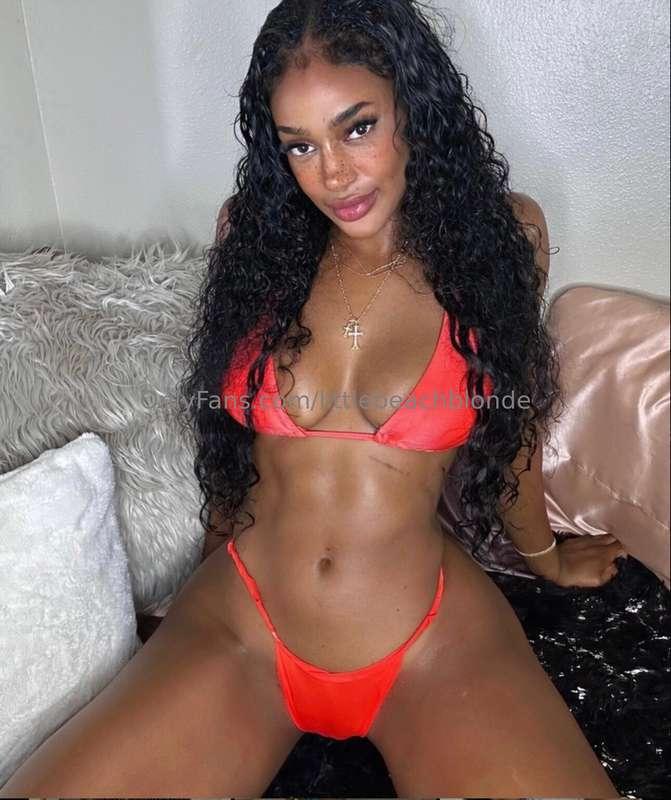 🚨 LIVE SHOW JOIN ASAP!🚨freckled dominican beauty @drayadomin..