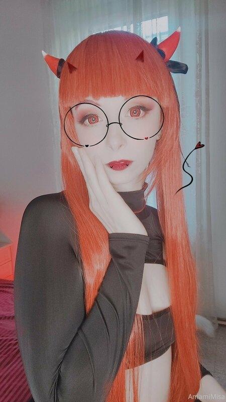 Spoopy Is here! Remeber, you can have the full hot ? Spoopy ..