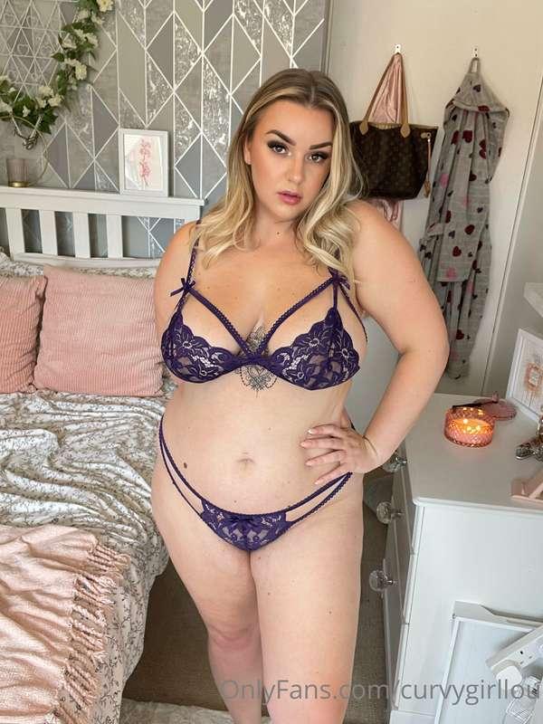 Who wants to see me strip outta this outfit?