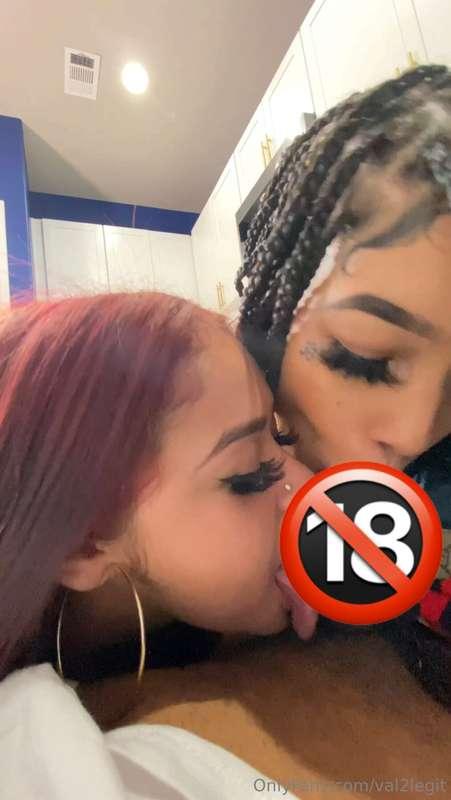 ### TWO GIRLS ***ONE DICK*** 😫🍆 Walked in on SISTER AND SNEA..