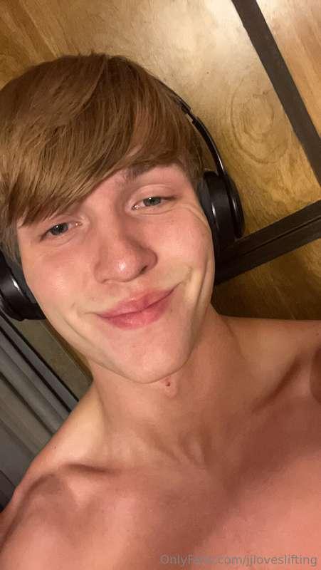 😘