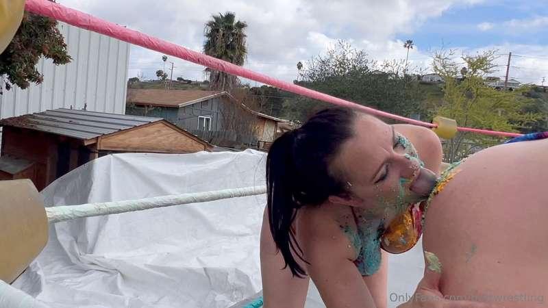 TOMORROW! Cupcake Stinkface with @steviekixx 