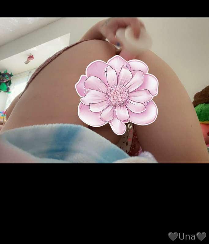 Watch this puppy spread and cream all over her favorite bone..