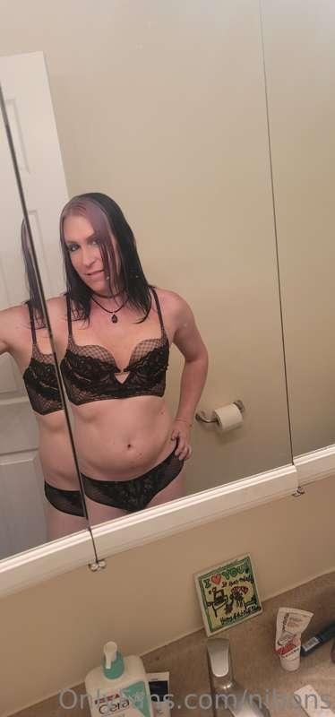 I am SO FREAKING HAPPY that (I think) I look good in this.....