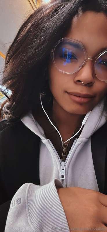 Hi