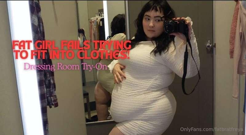 Fat Girl Fails Trying to Fit Into Clothes! Dressing Room Try..