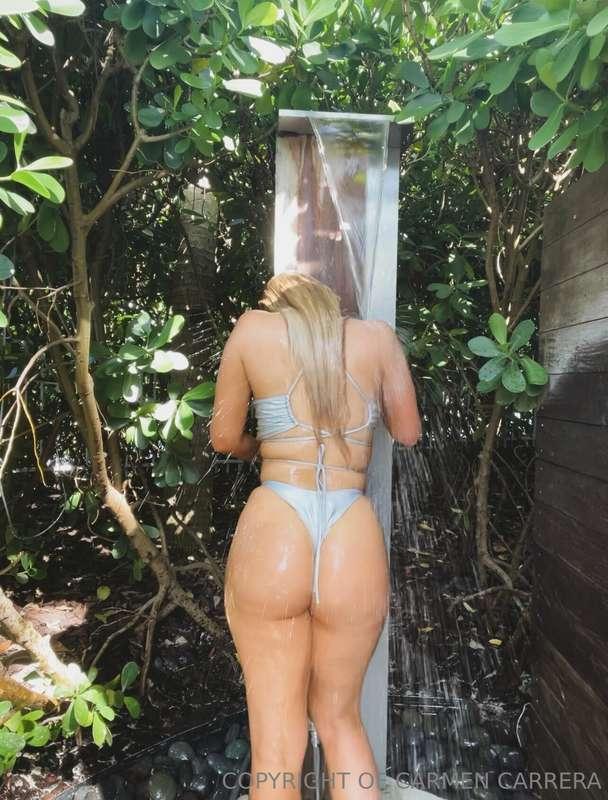 begging for a closer look? 💦🍑