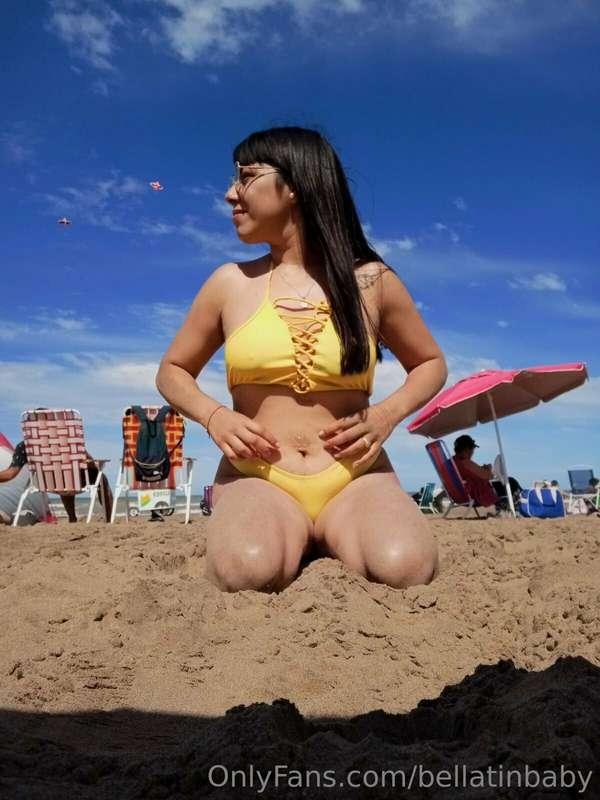 @bellatinbaby  Enjoying a little vacation. I miss walking ar..