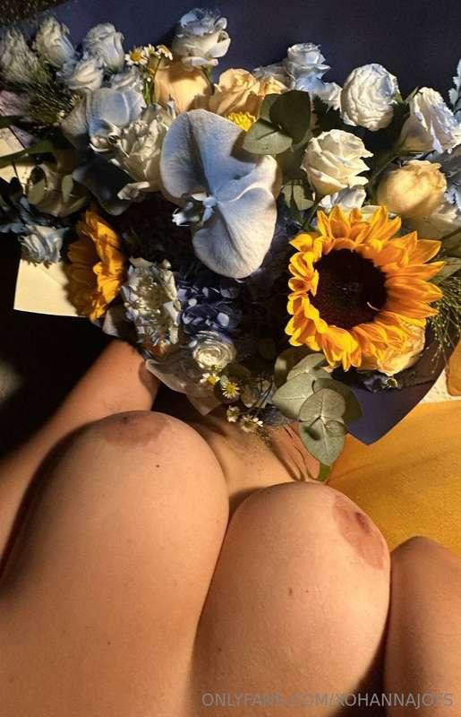 The view from above is always the best, right? 😈💋