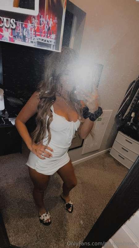 what's under my dress ?? panties or nude? 🤤🩷💦