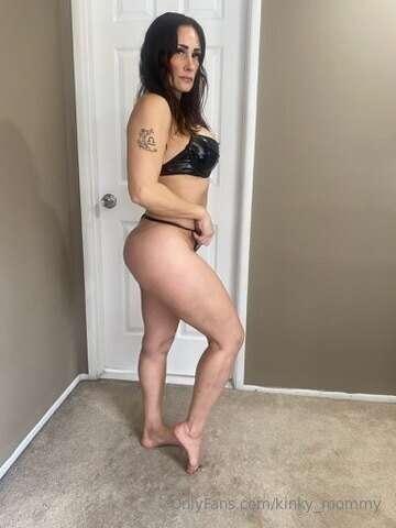 The side view of my ass will make your cock hard and cum.💦