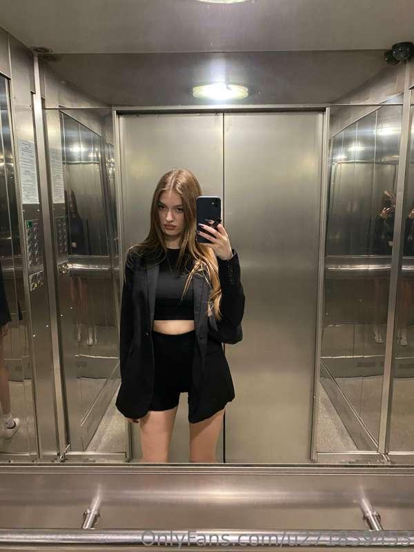 Have you had sex in a public place?🤭 @holly_crush