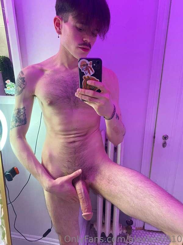 alexleo0910 image #4