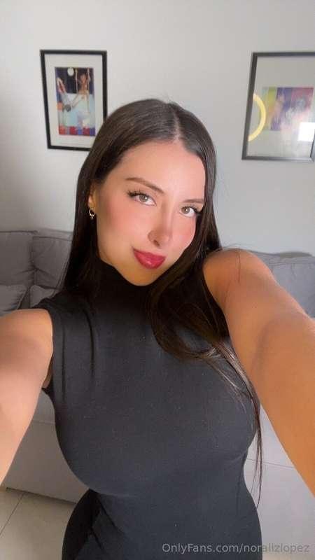 this outfit isn’t complete without a little attention😏
