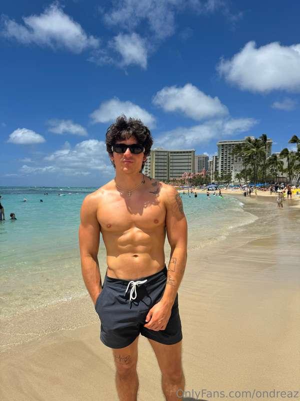 Get to the beach I’m trying to clap those sandy cheeks 🏖️