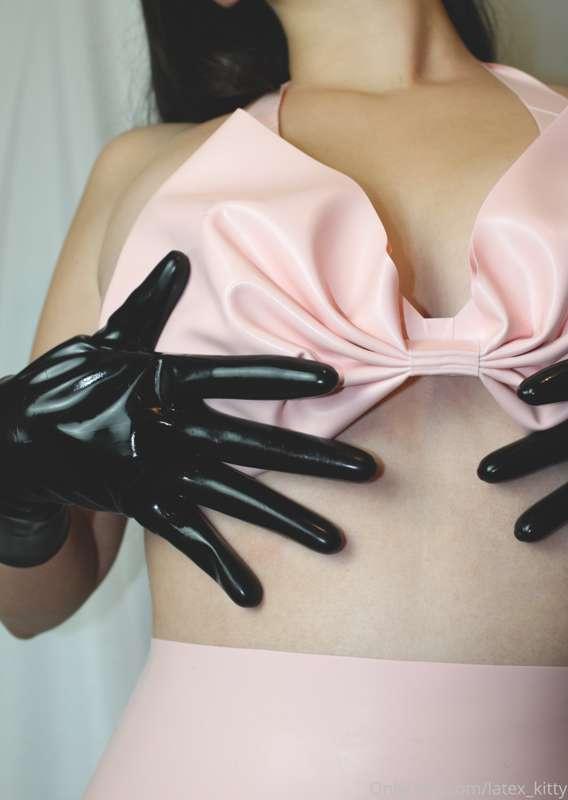 Latex glove squeezes yes please..