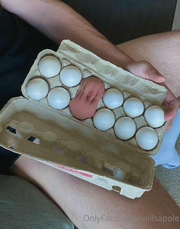 I think there’s something wrong with these eggs 🤔