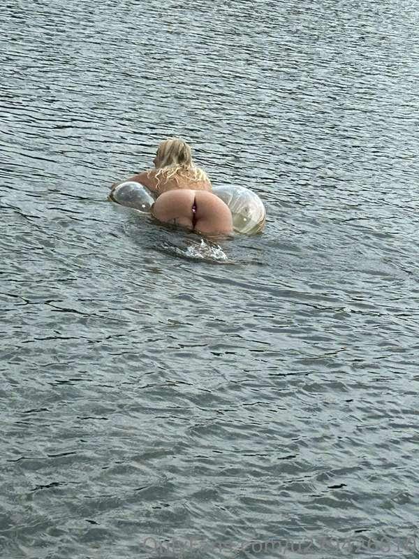Buttplugs n floats 💦💦