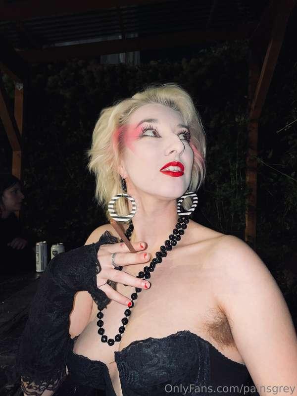 Be my ashtray 