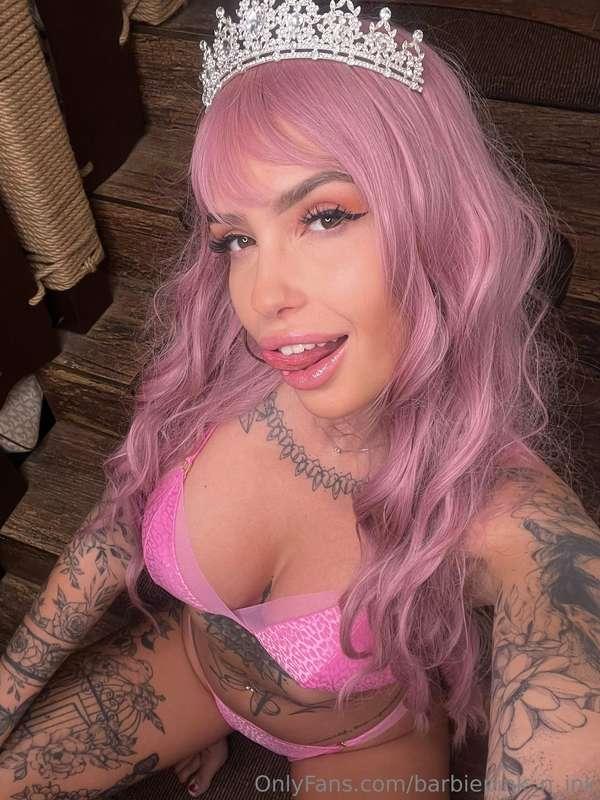 DID YOU KNOW IM ALSO KNOWN AS THE QUEEN OF TIGHT HOLES?Tonig..