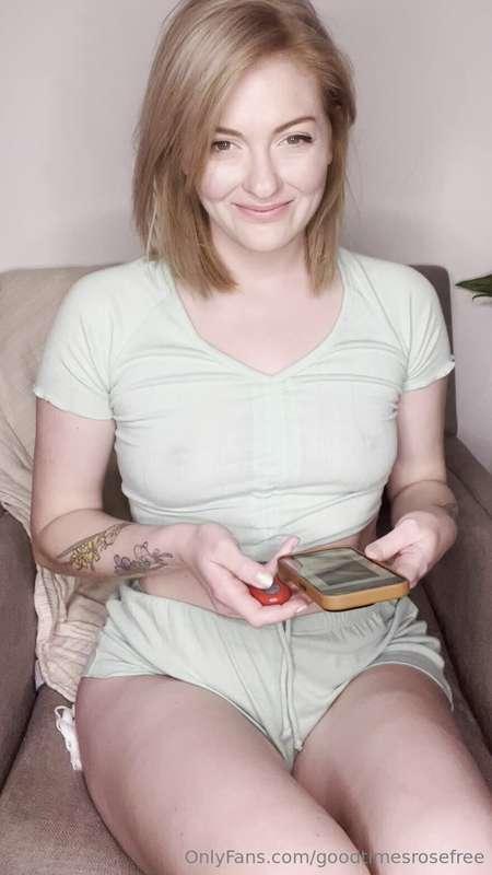 MILF with shaved pussy rates dick and cumshot, strips nakedI..