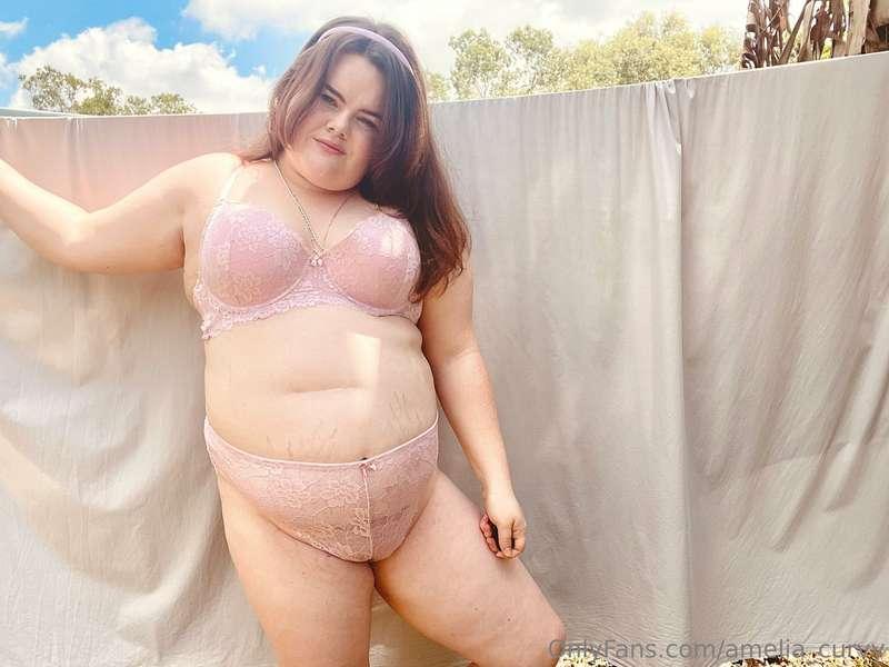 amelia_carly_free image #0