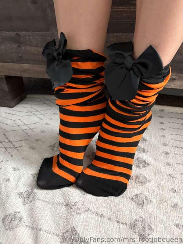 mrs_footjobqueen image #5