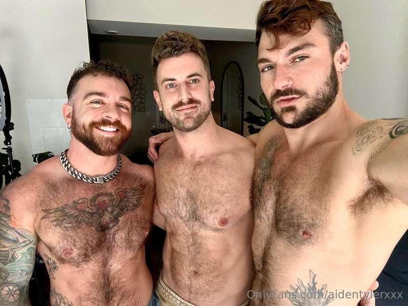 @jarrodjamesxx and @deanmichaelz can fuck me anytime they wa..