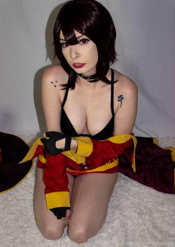 Megumin Undressing <3 ~ Konosuba is a great anime!