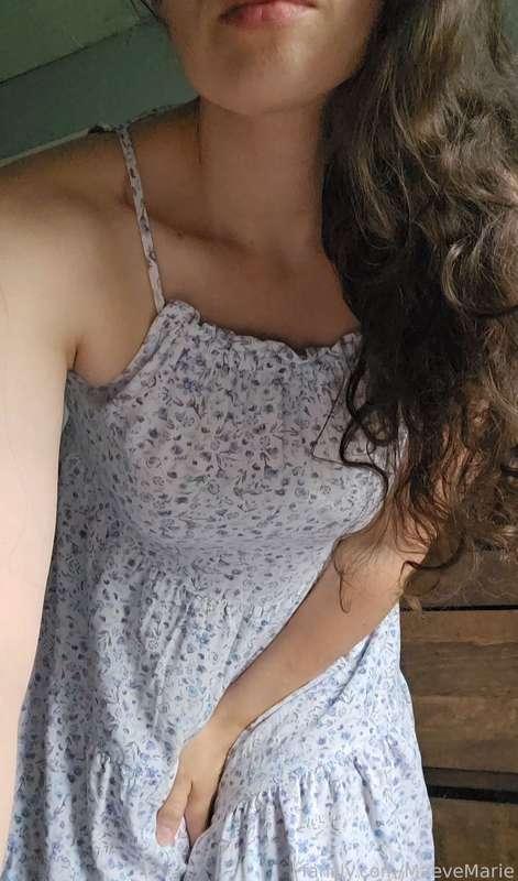 After getting waxed yesterday 😈  Would you like to feel it on your tongue or would you rather rub the tip of your wet cock on it.
#panties #waxed #bare #pussy #smooth #asshole #upskirt #wetspot #cameltoe 