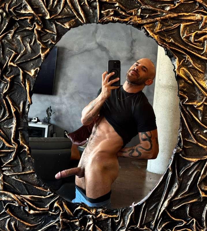 Mirror mirror on the wall, show me the most skilled throat o..