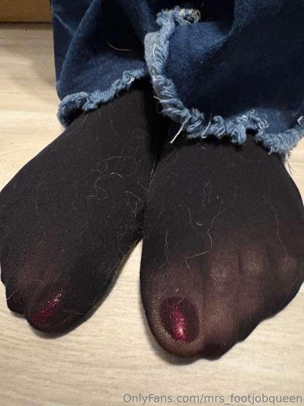 mrs_footjobqueen image #2