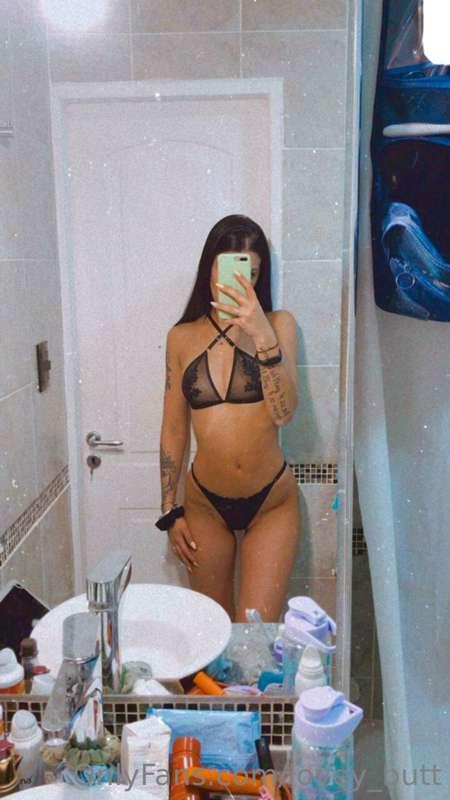 Beautiful girls are always a sight to behold, especially whe..