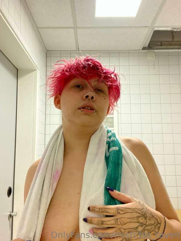 Just toke a quick shower~